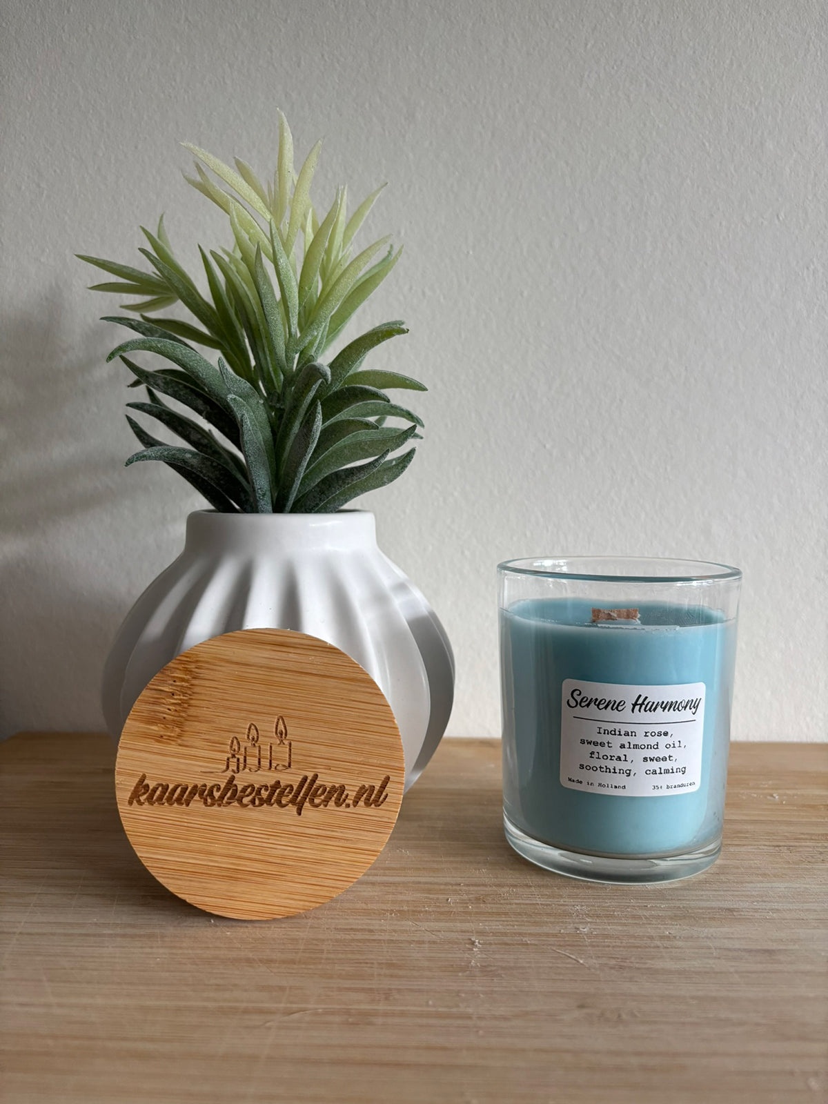 Serene Harmony Geurkaars - Lichtblauw met Houten Lont