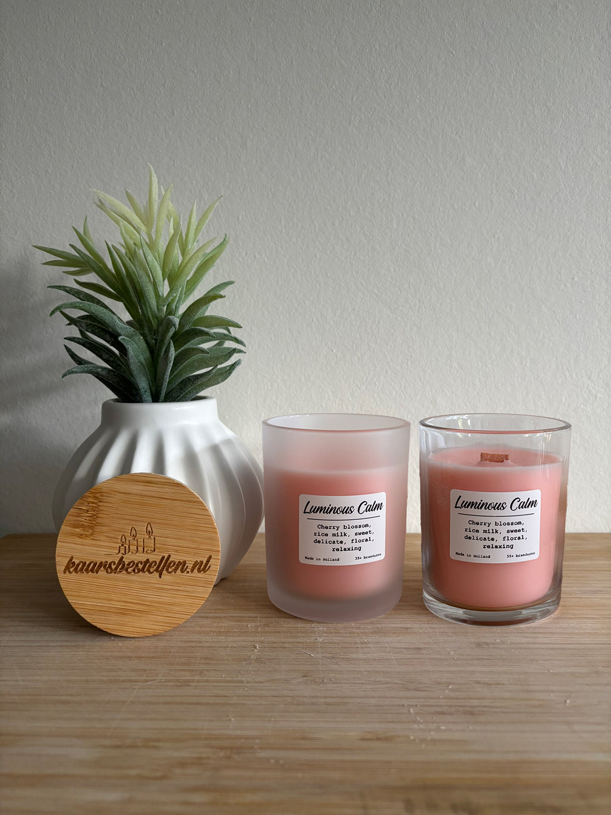 Luminous Calm Geurkaars - Lichtroze Kaars met Houten Lont