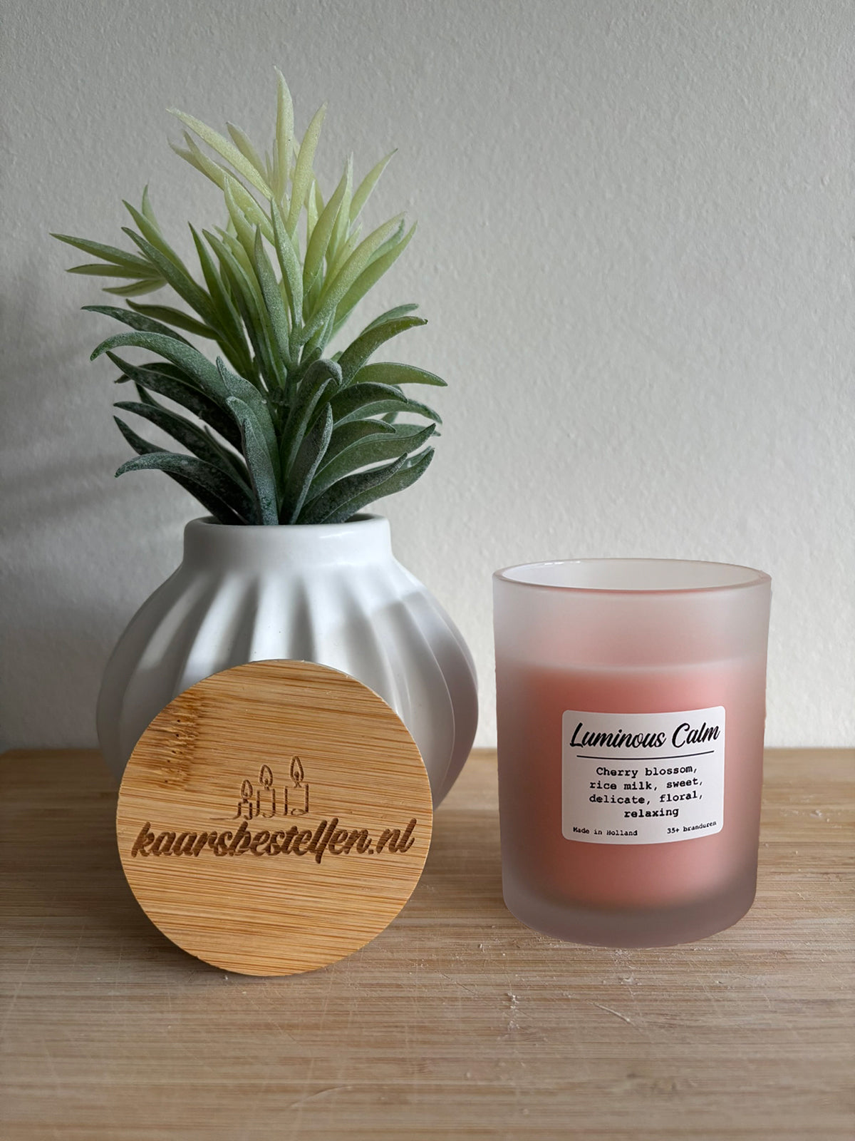 Luminous Calm Geurkaars - Lichtroze Kaars met Houten Lont
