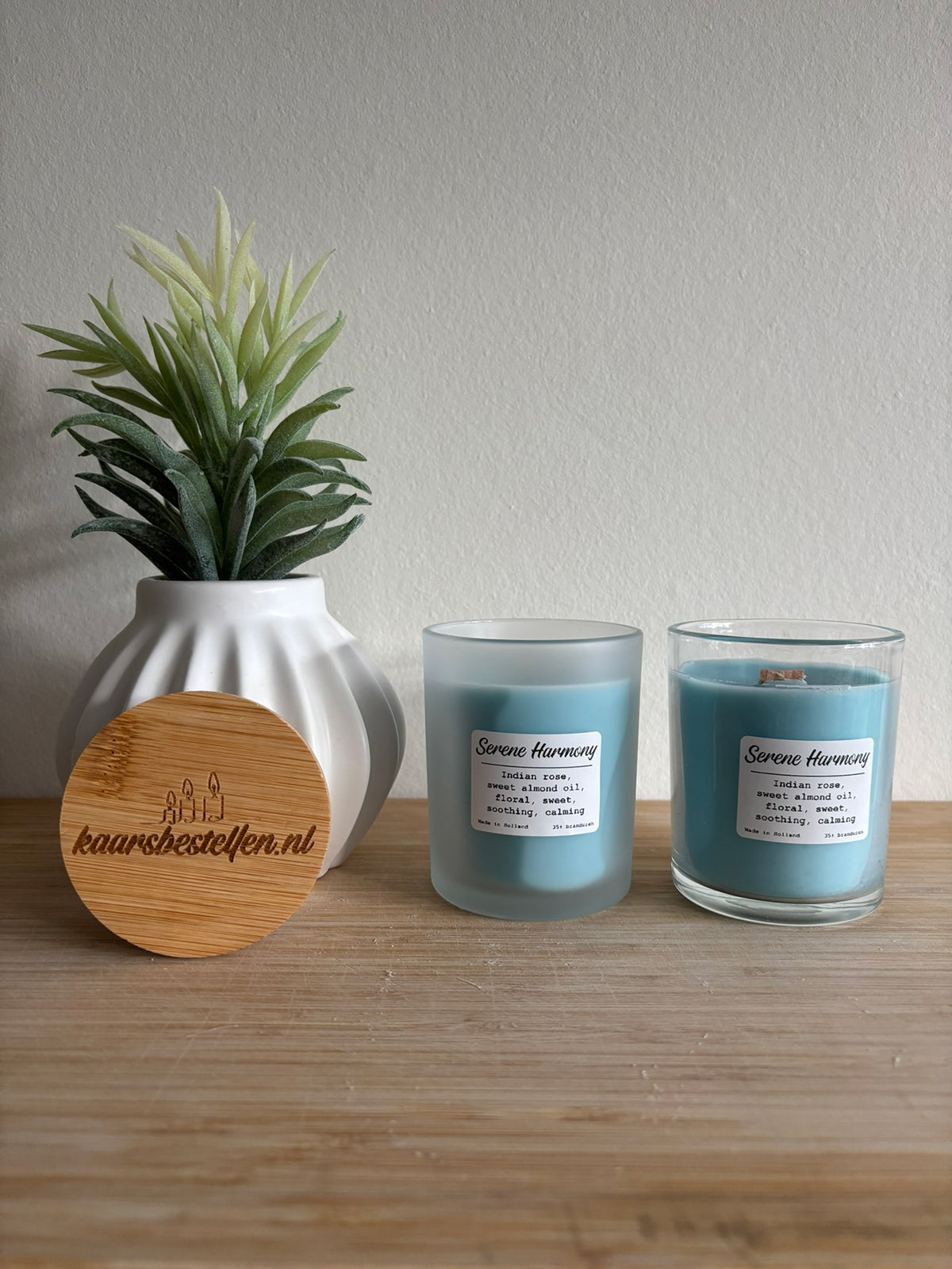 Serene Harmony Geurkaars - Lichtblauw met Houten Lont